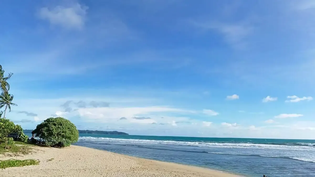 Menggenggam Senja di Pantai Karapyak: Wisata Seru Tanpa Antre